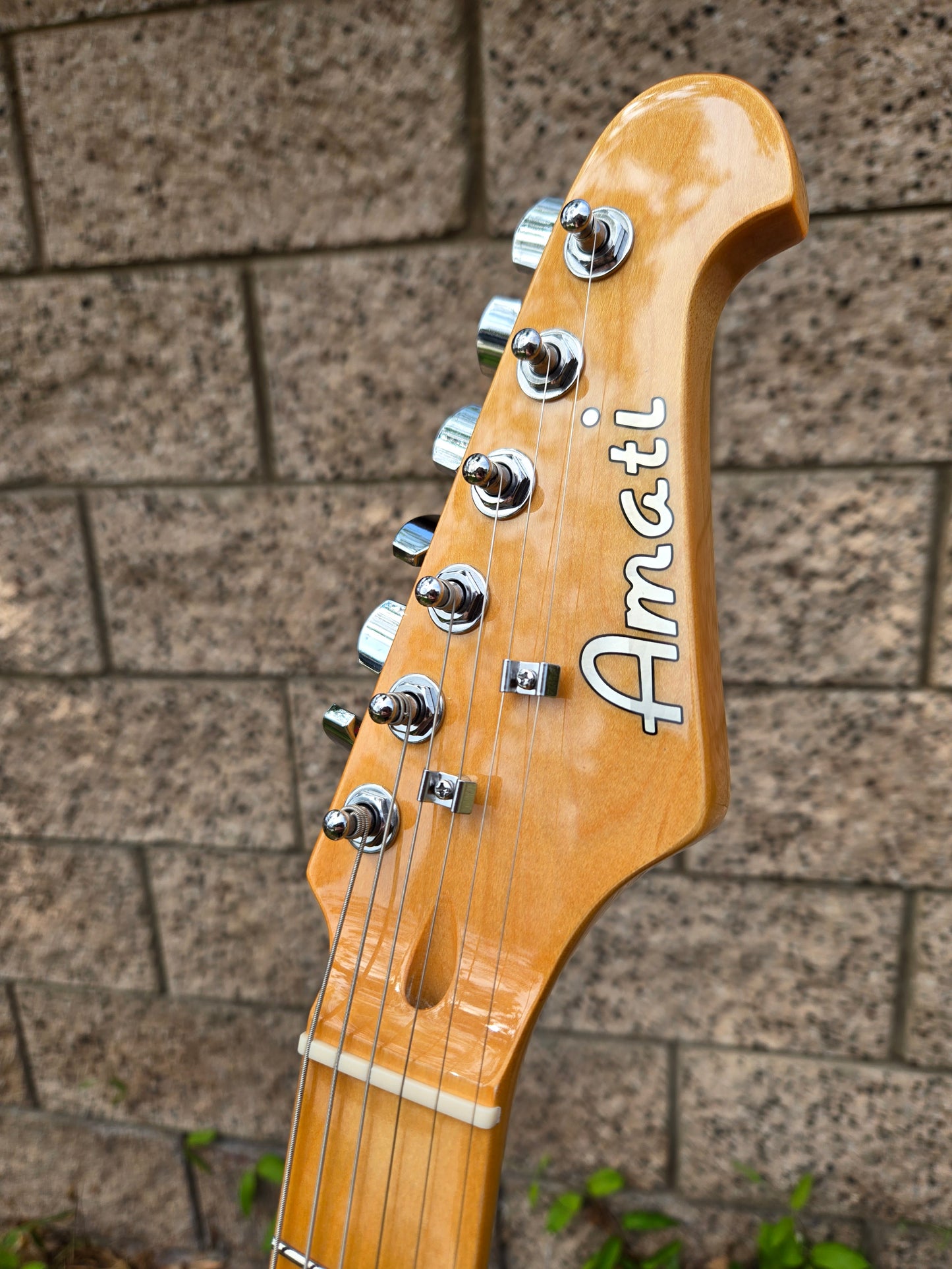 Amati N-Series Electric Guitar - Sunburst